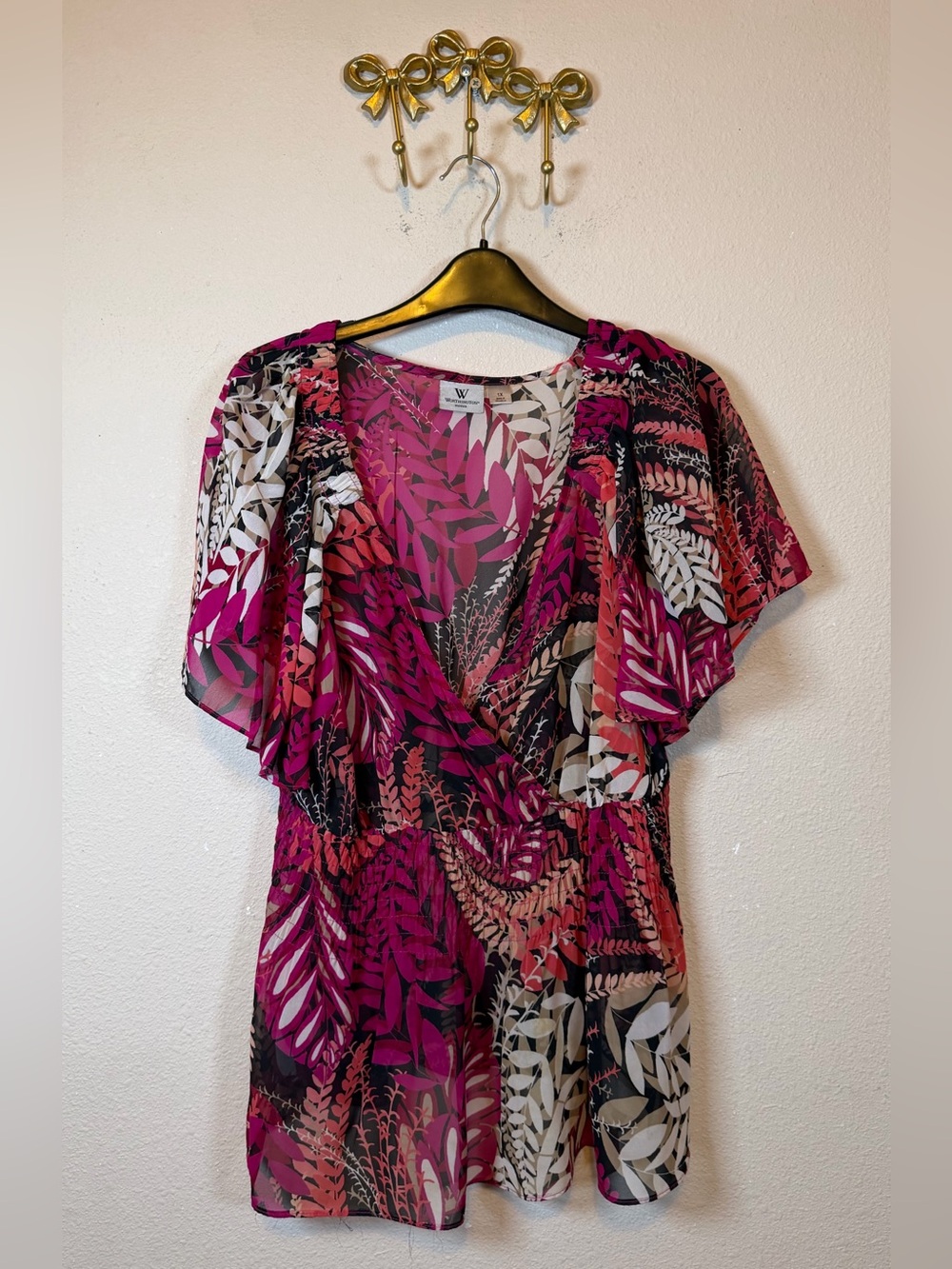 Worthington Fuchsia Leaf-Print Flutter Sleeve Faux Wrap Blouse. Size 1X